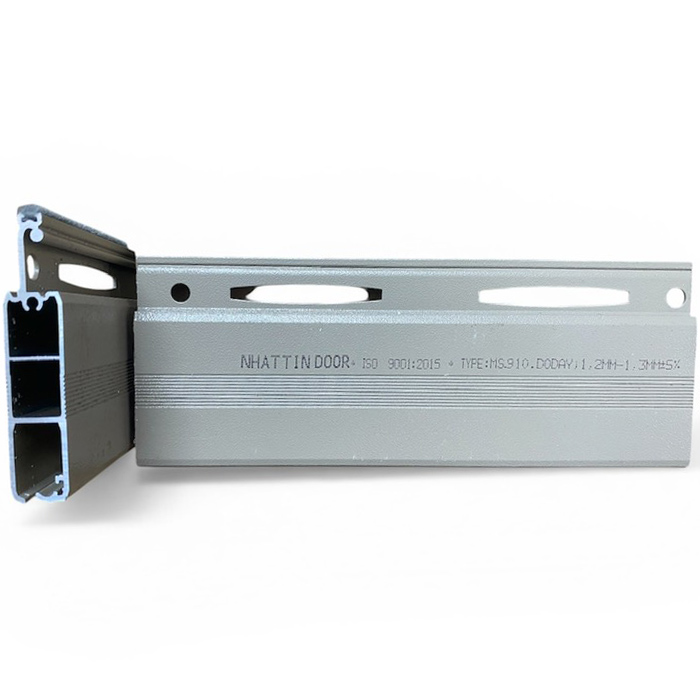 Cửa cuốn khe thoáng Đức màu cafe, 2 ron giảm chấn Nhất Tín MS910