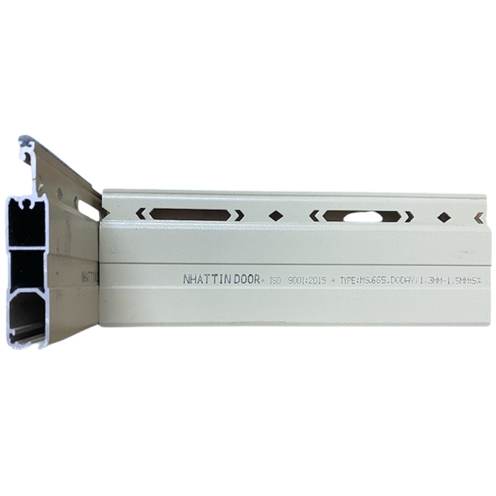 Cửa cuốn khe thoáng nhôm ghi vàng, 2 ron giảm chấn Nhất Tín MS665